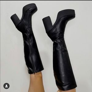 La moda size US 6 Slick Nicks Platform Knee High Boots in Black